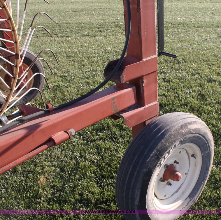 image for item 4801 Hesston 3983 12 wheel rake