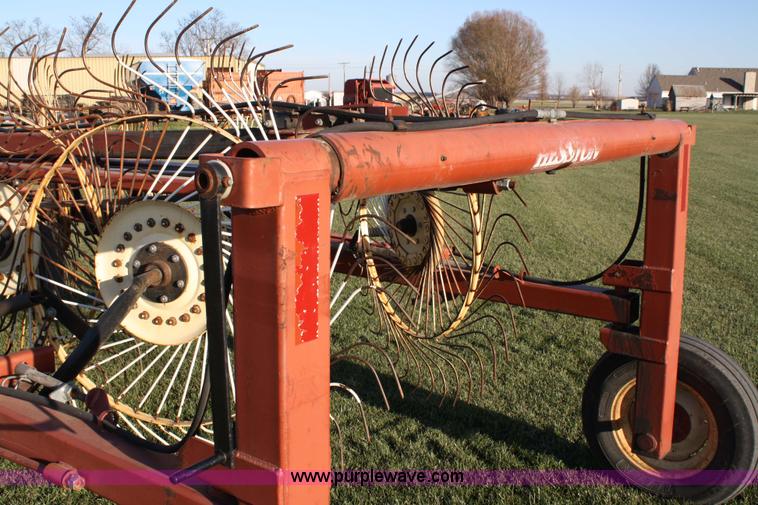 image for item 4801 Hesston 3983 12 wheel rake