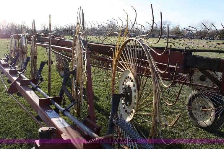 image for item 4801 Hesston 3983 12 wheel rake