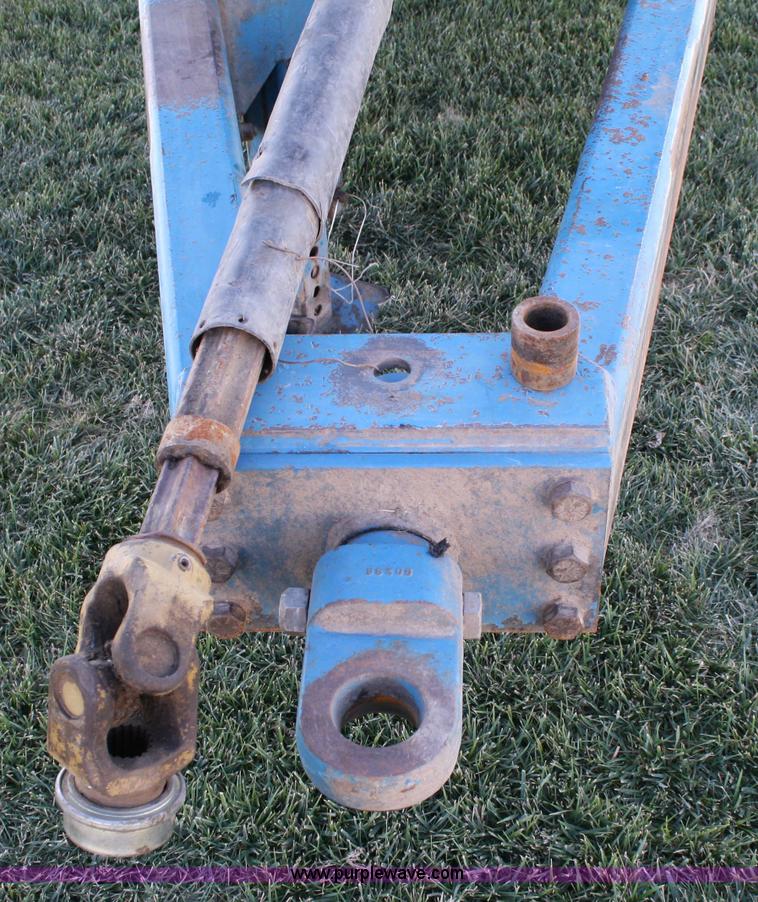 image for item 4803 1996 Kinze 1040 grain cart