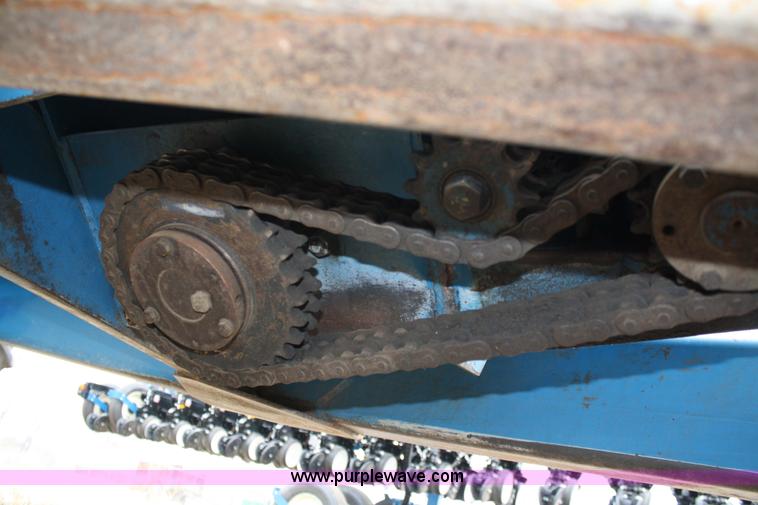 image for item 4803 1996 Kinze 1040 grain cart