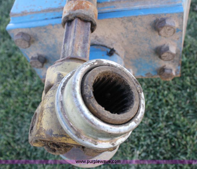 image for item 4803 1996 Kinze 1040 grain cart