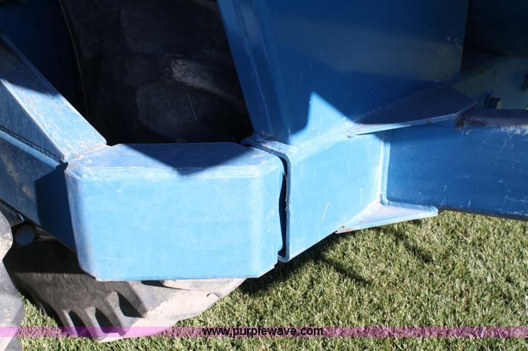 image for item 4803 1996 Kinze 1040 grain cart
