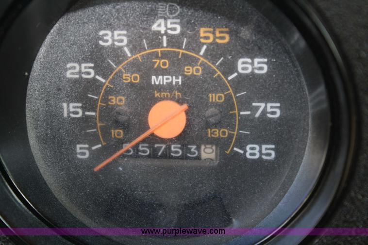 image for item 4807 1986 Chevrolet D30 flatbed truck