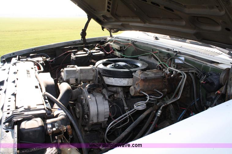 image for item 4807 1986 Chevrolet D30 flatbed truck