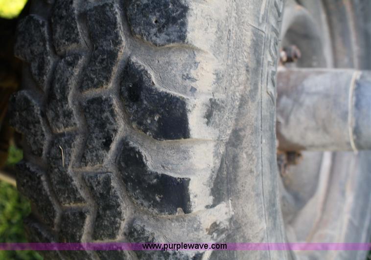 image for item 4807 1986 Chevrolet D30 flatbed truck