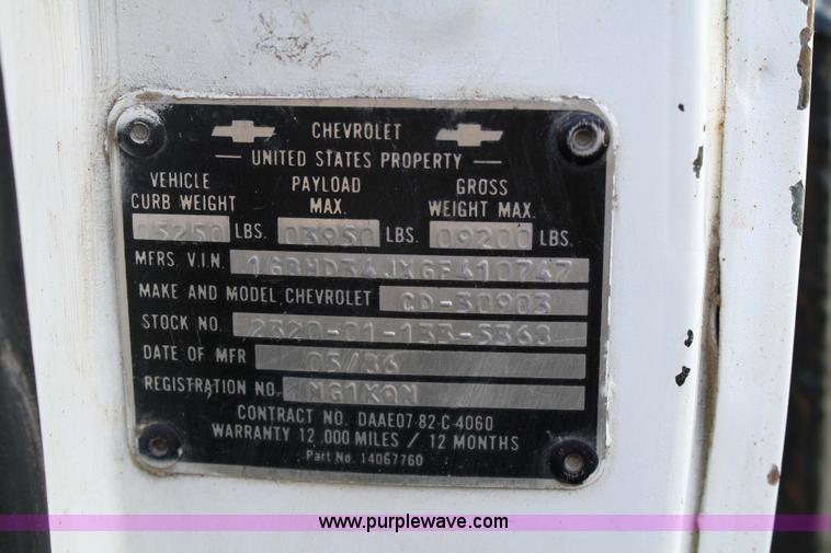 image for item 4807 1986 Chevrolet D30 flatbed truck