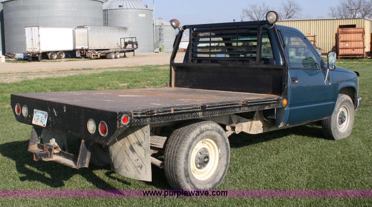 image for item 4808 1991 Chevrolet C2500 flatbed truck