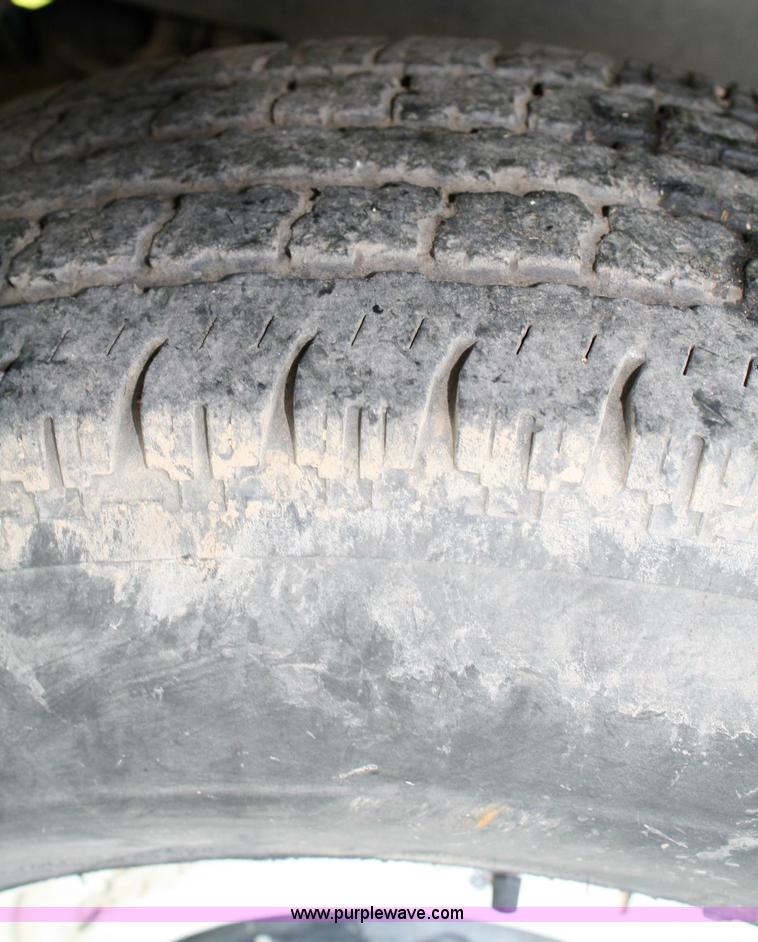 image for item 4808 1991 Chevrolet C2500 flatbed truck