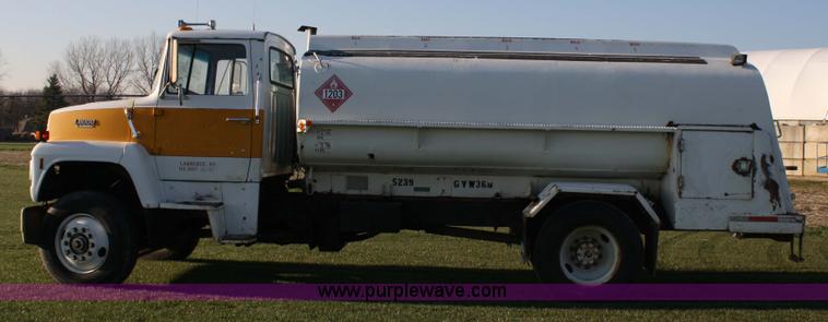 image for item 4825 1988 Ford L8000 fuel truck
