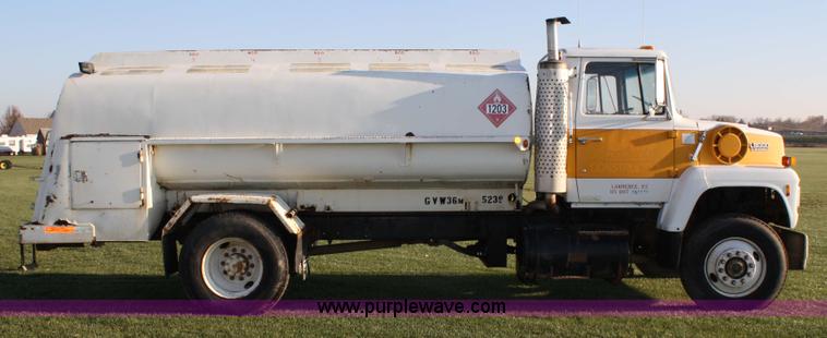 image for item 4825 1988 Ford L8000 fuel truck