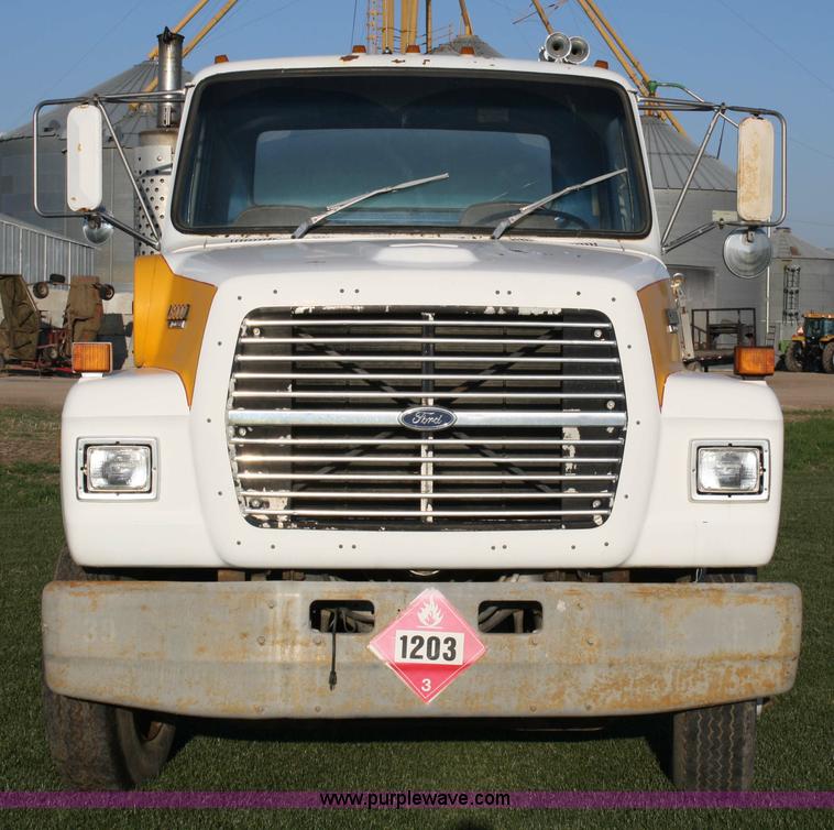 image for item 4825 1988 Ford L8000 fuel truck