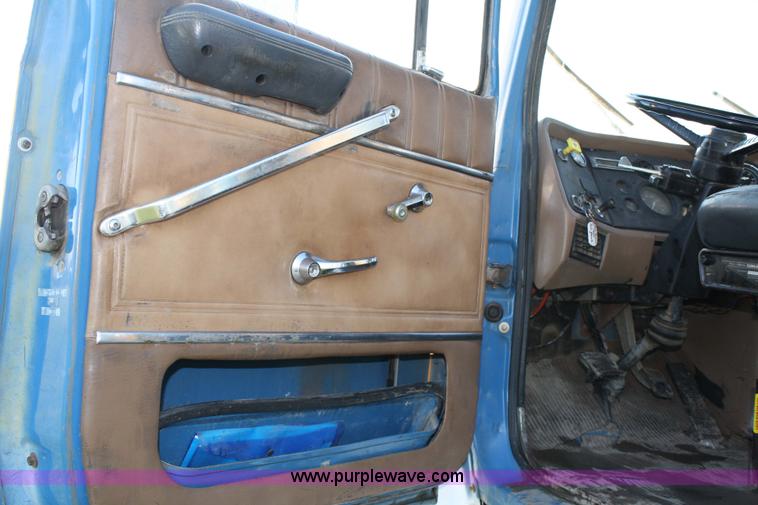 image for item 4825 1988 Ford L8000 fuel truck