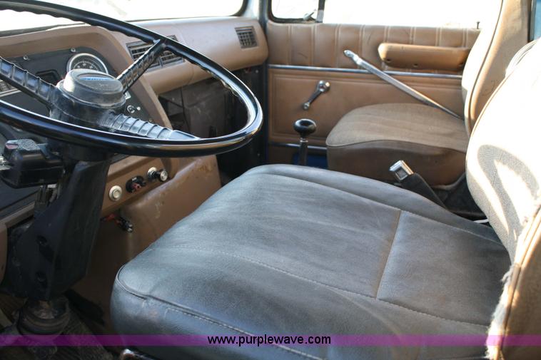 image for item 4825 1988 Ford L8000 fuel truck