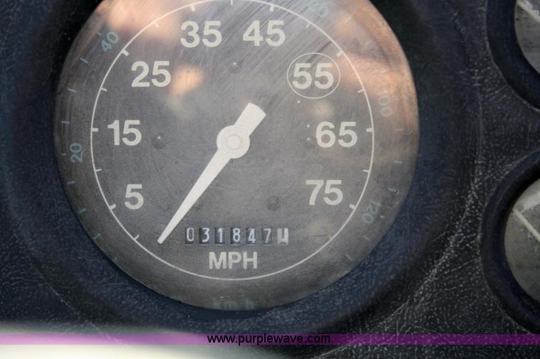 image for item 4825 1988 Ford L8000 fuel truck