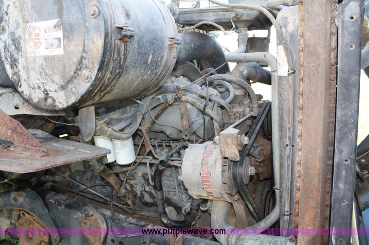 image for item 4825 1988 Ford L8000 fuel truck