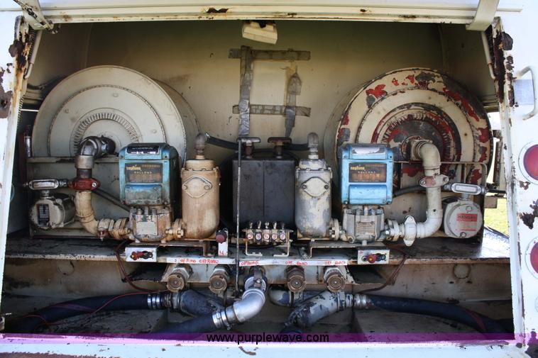 image for item 4825 1988 Ford L8000 fuel truck