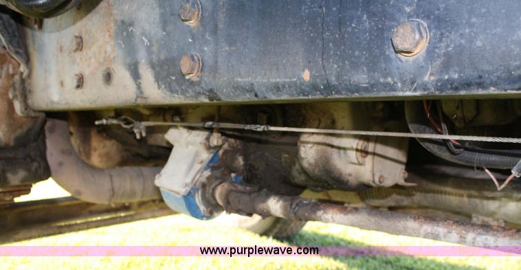 image for item 4825 1988 Ford L8000 fuel truck