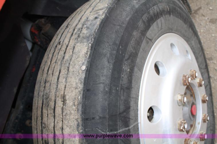 image for item 4828 1980 Mack semi truck