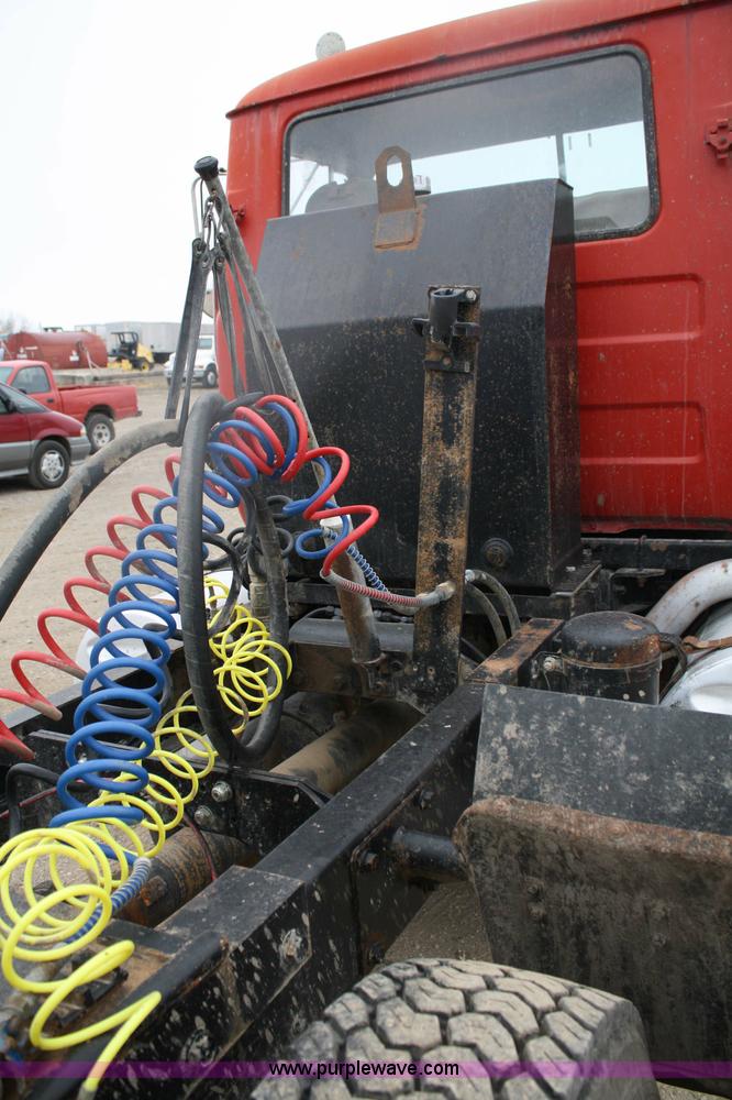 image for item 4828 1980 Mack semi truck