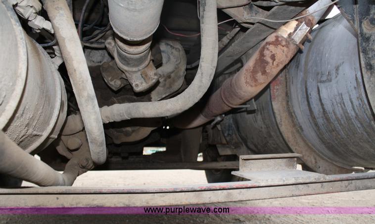 image for item 4828 1980 Mack semi truck