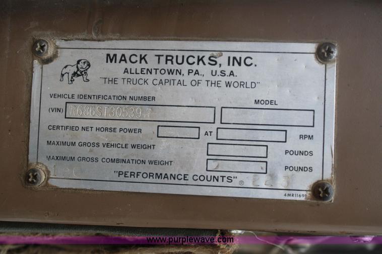 image for item 4828 1980 Mack semi truck