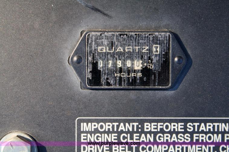 image for item 4864 2001 Toro Z-Master 286E zero-turn mower