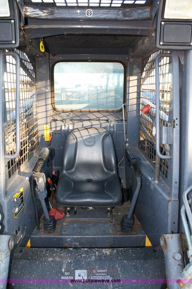image for item 4868 2001 New Holland LS180 skid steer