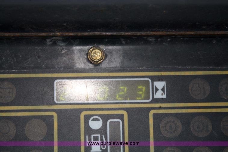 image for item 4868 2001 New Holland LS180 skid steer