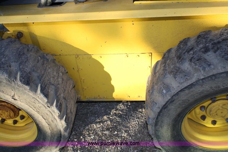 image for item 4868 2001 New Holland LS180 skid steer