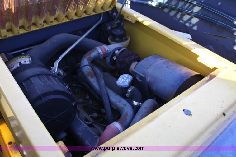 image for item 4868 2001 New Holland LS180 skid steer