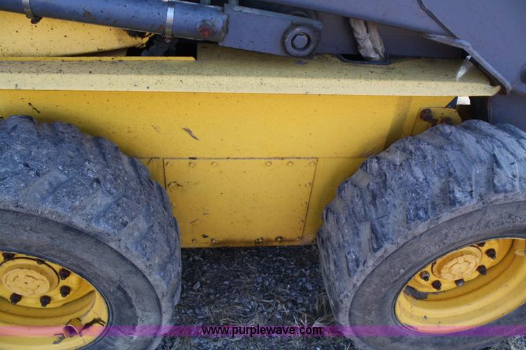 image for item 4868 2001 New Holland LS180 skid steer