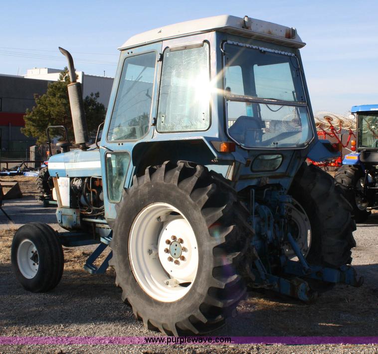 image for item 4869 1988 Ford 6610 tractor