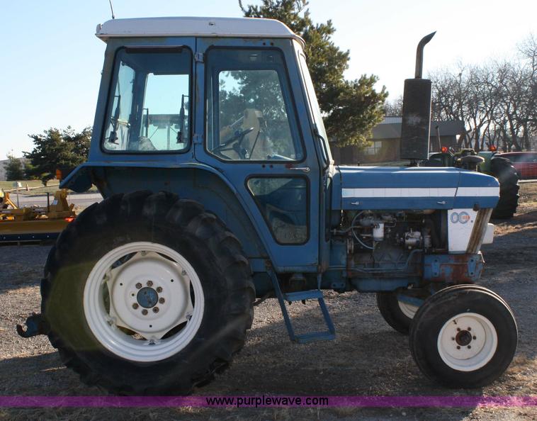 image for item 4869 1988 Ford 6610 tractor
