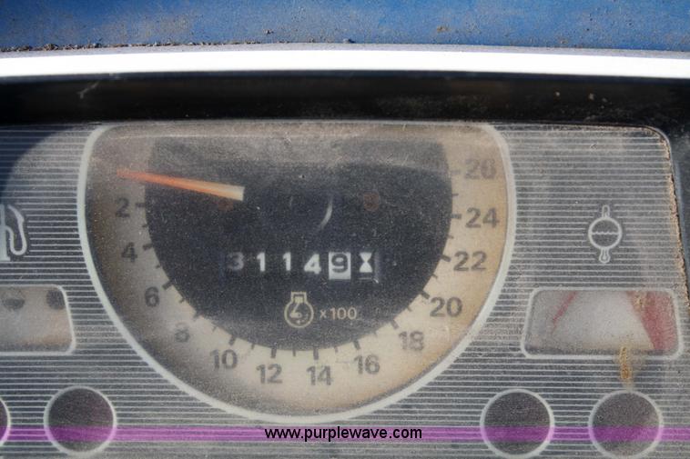 image for item 4869 1988 Ford 6610 tractor