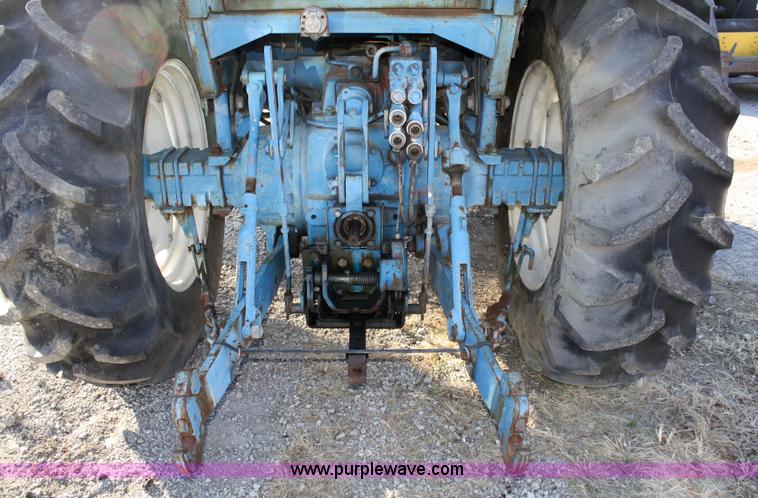 image for item 4869 1988 Ford 6610 tractor