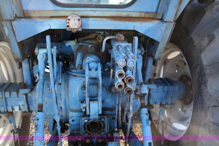 image for item 4869 1988 Ford 6610 tractor