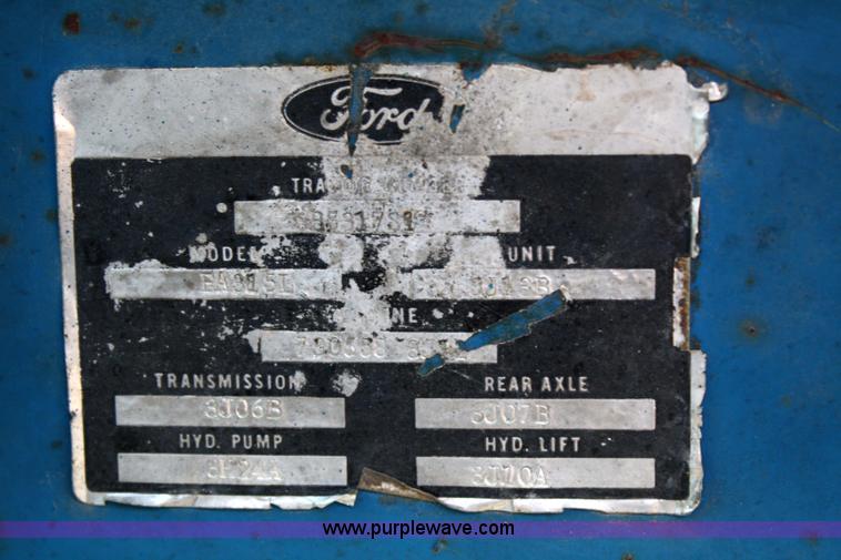 image for item 4869 1988 Ford 6610 tractor