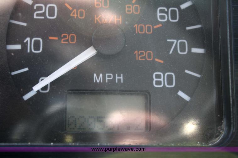 image for item 4882 2001 Volvo WG64T day cab truck tractor