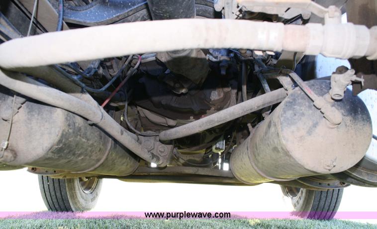 image for item 4882 2001 Volvo WG64T day cab truck tractor