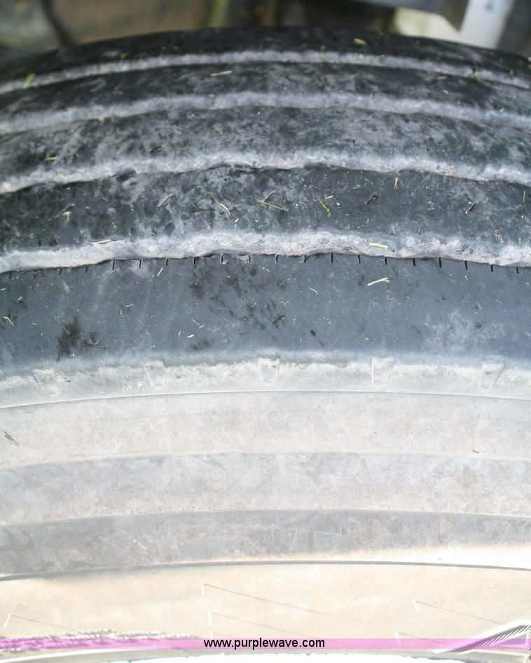 image for item 4882 2001 Volvo WG64T day cab truck tractor