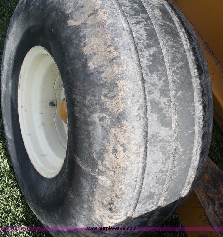 image for item 4883 2001 Knight 8018 Pro Twin manure spreader