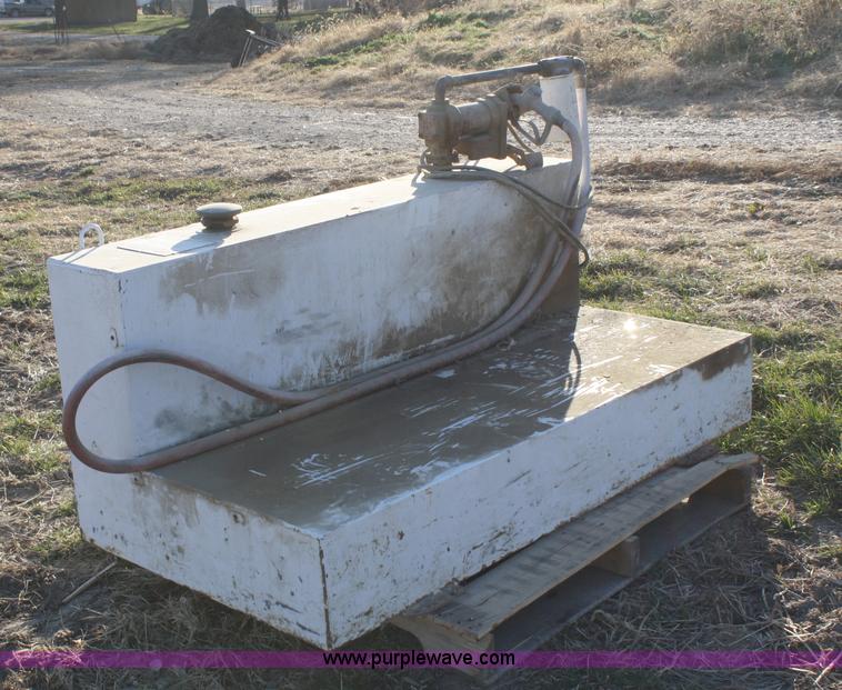 image for item 4973 105 gallon L-shaped fuel tank with pump