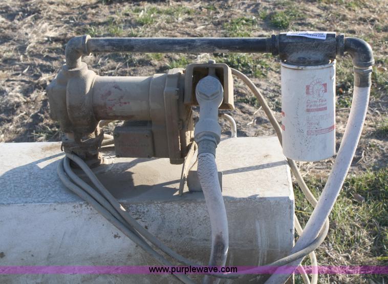 image for item 4973 105 gallon L-shaped fuel tank with pump