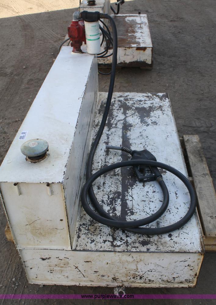 image for item 4980 105 gallon L-shaped fuel tank with pump