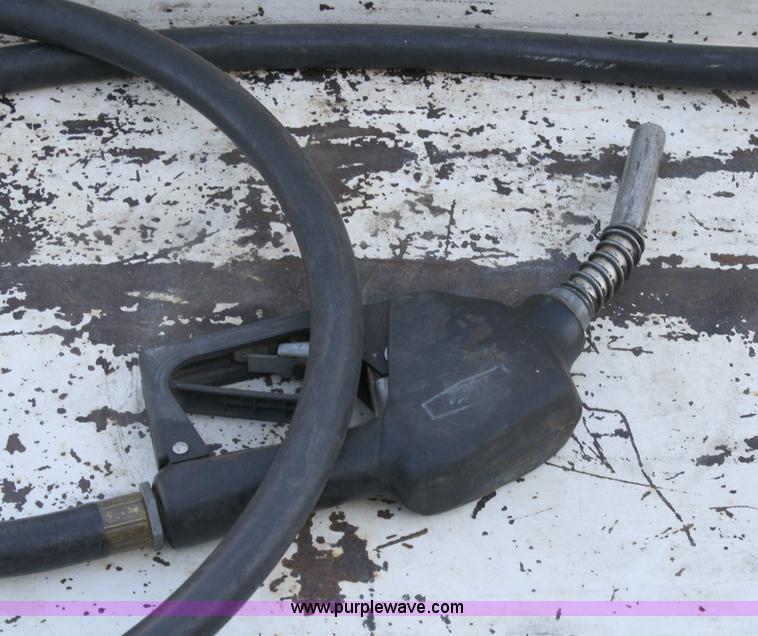 image for item 4980 105 gallon L-shaped fuel tank with pump