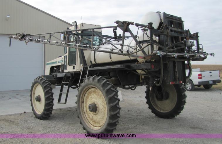 image for item 5138 1999 Willmar 6400 self-propelled sprayer