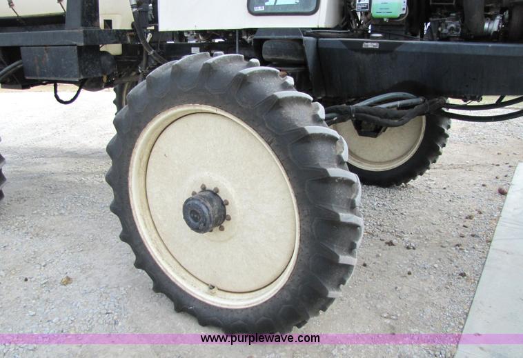 image for item 5138 1999 Willmar 6400 self-propelled sprayer