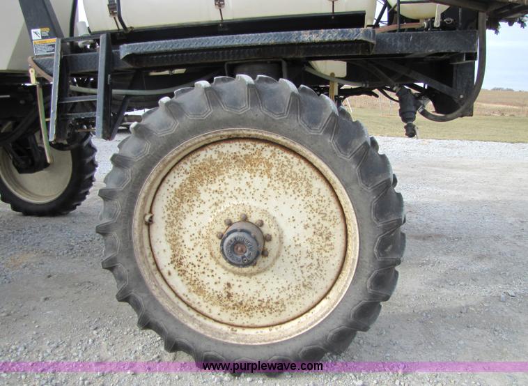 image for item 5138 1999 Willmar 6400 self-propelled sprayer