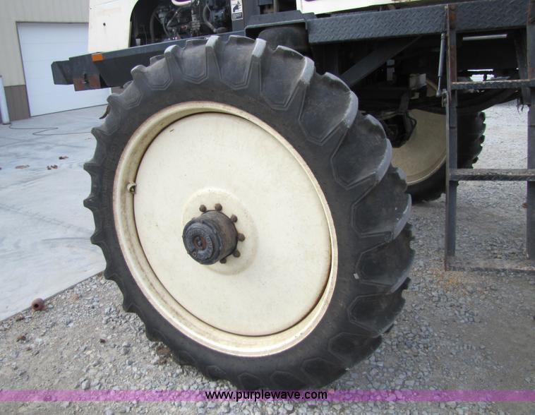 image for item 5138 1999 Willmar 6400 self-propelled sprayer